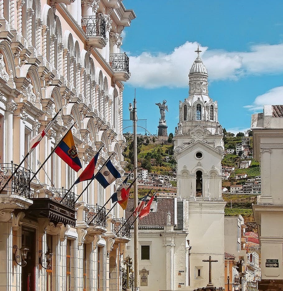 quito ecuador al centro del mondo-a035