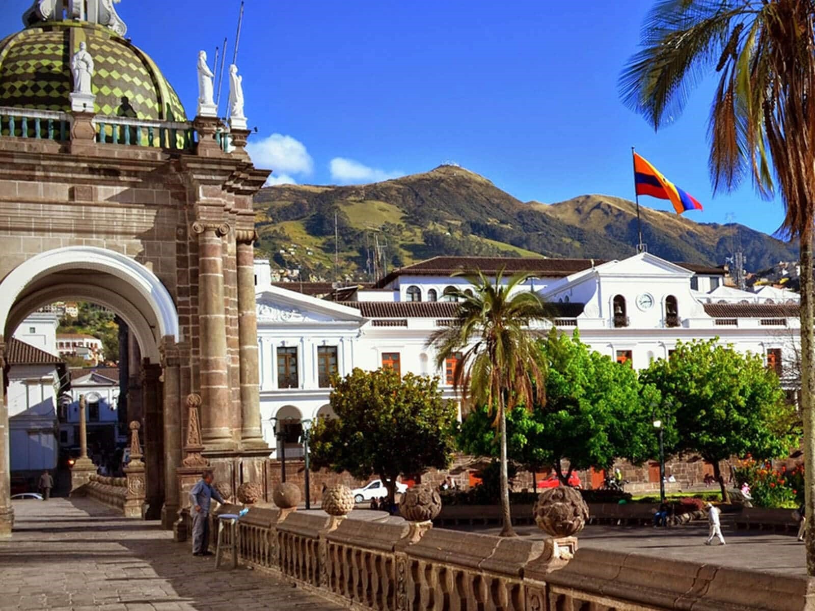 quito un viaggio al centro del mondo-a036