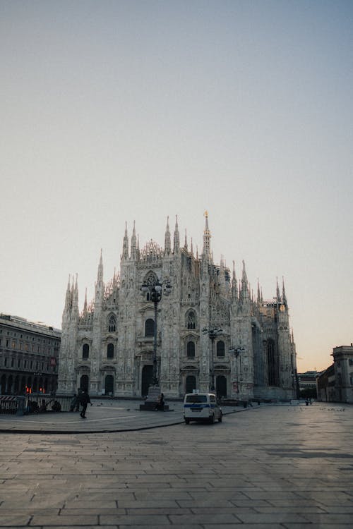 free-photo-of-duomo di milano-m1